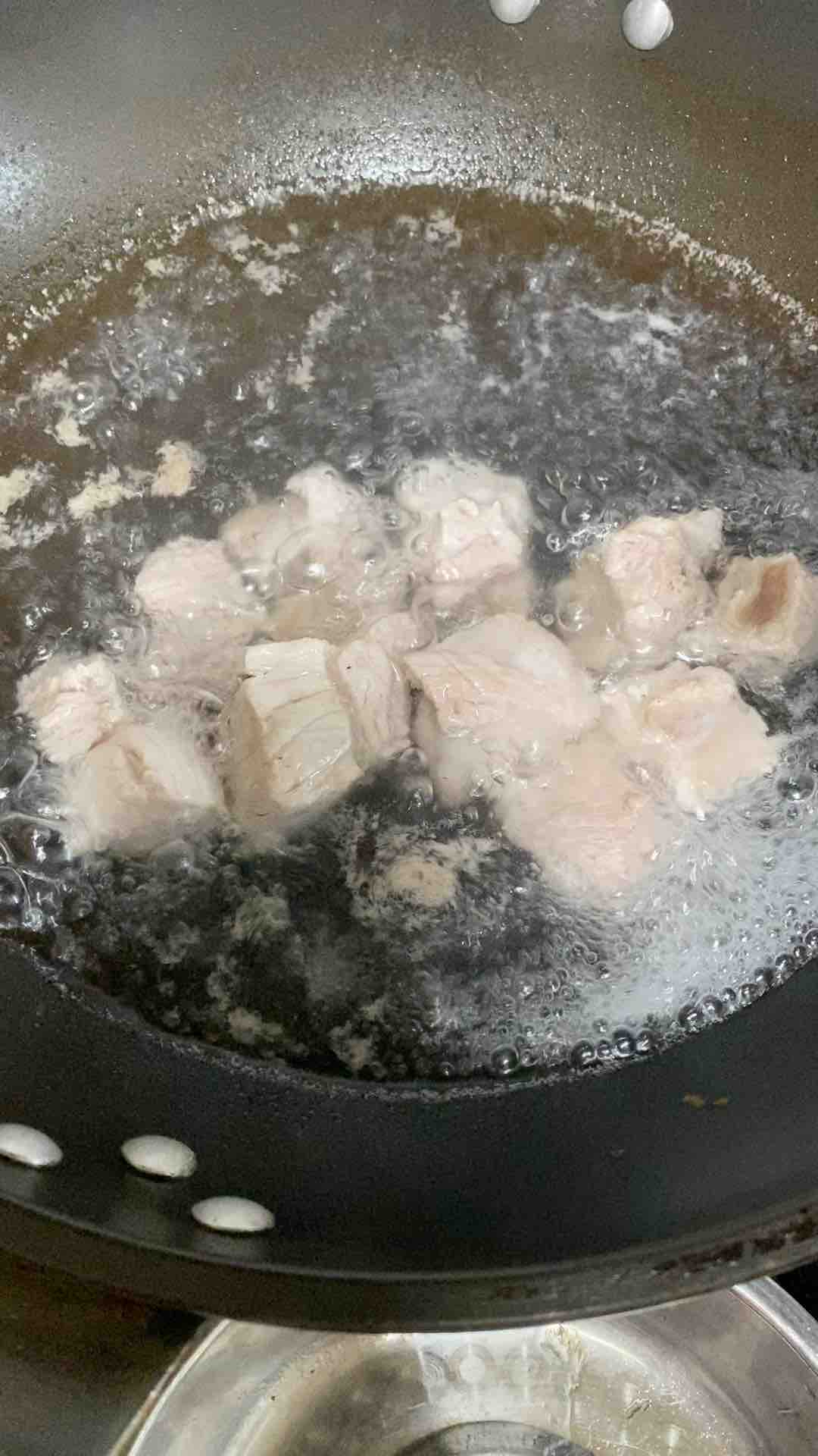 醬燜排骨，貼秋膘的做法-家常味煮菜譜