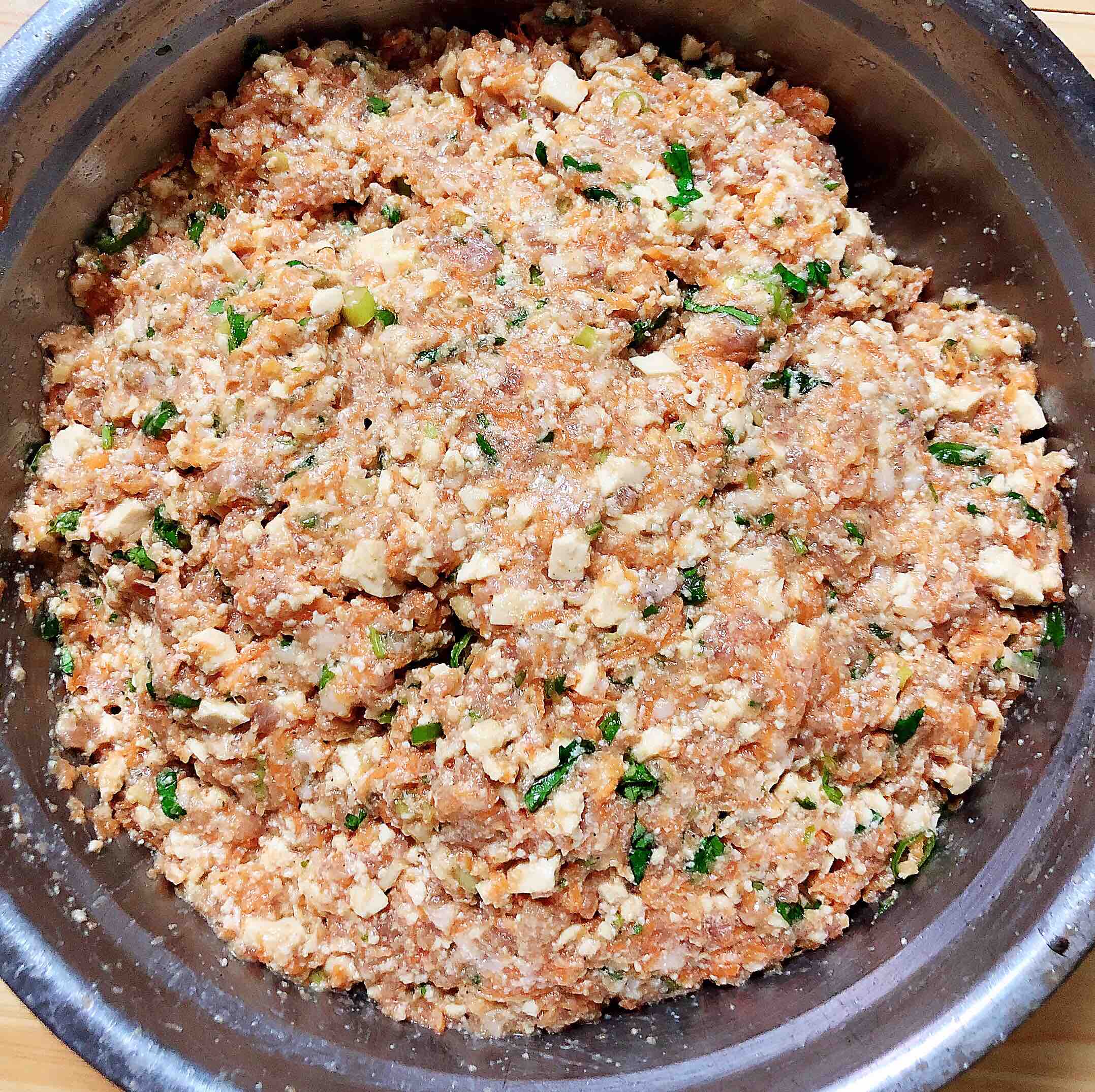 胡蘿卜肉丸子的做法-咸鮮味炸菜譜