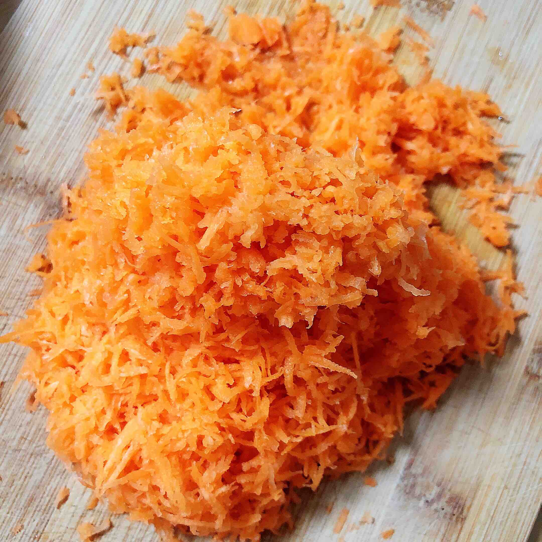 胡蘿卜肉丸子的做法-咸鮮味炸菜譜