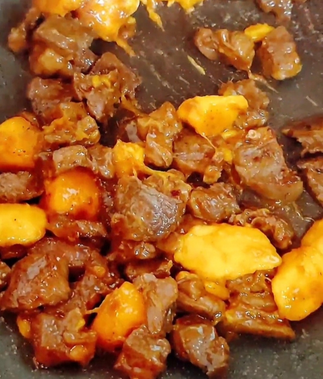 芒果牛肉粒的做法-家常味炒菜譜