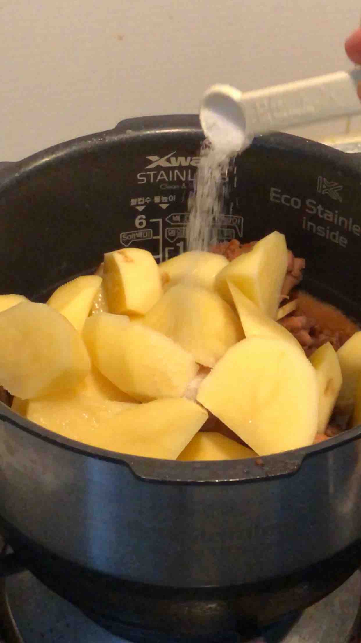 電飯煲燉雞的做法-咸鮮味燉菜譜