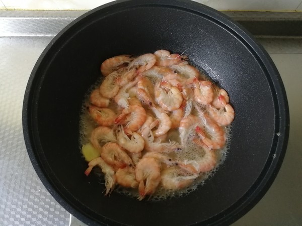 不加一滴水的啤酒蝦的做法-咸鮮味炒菜譜