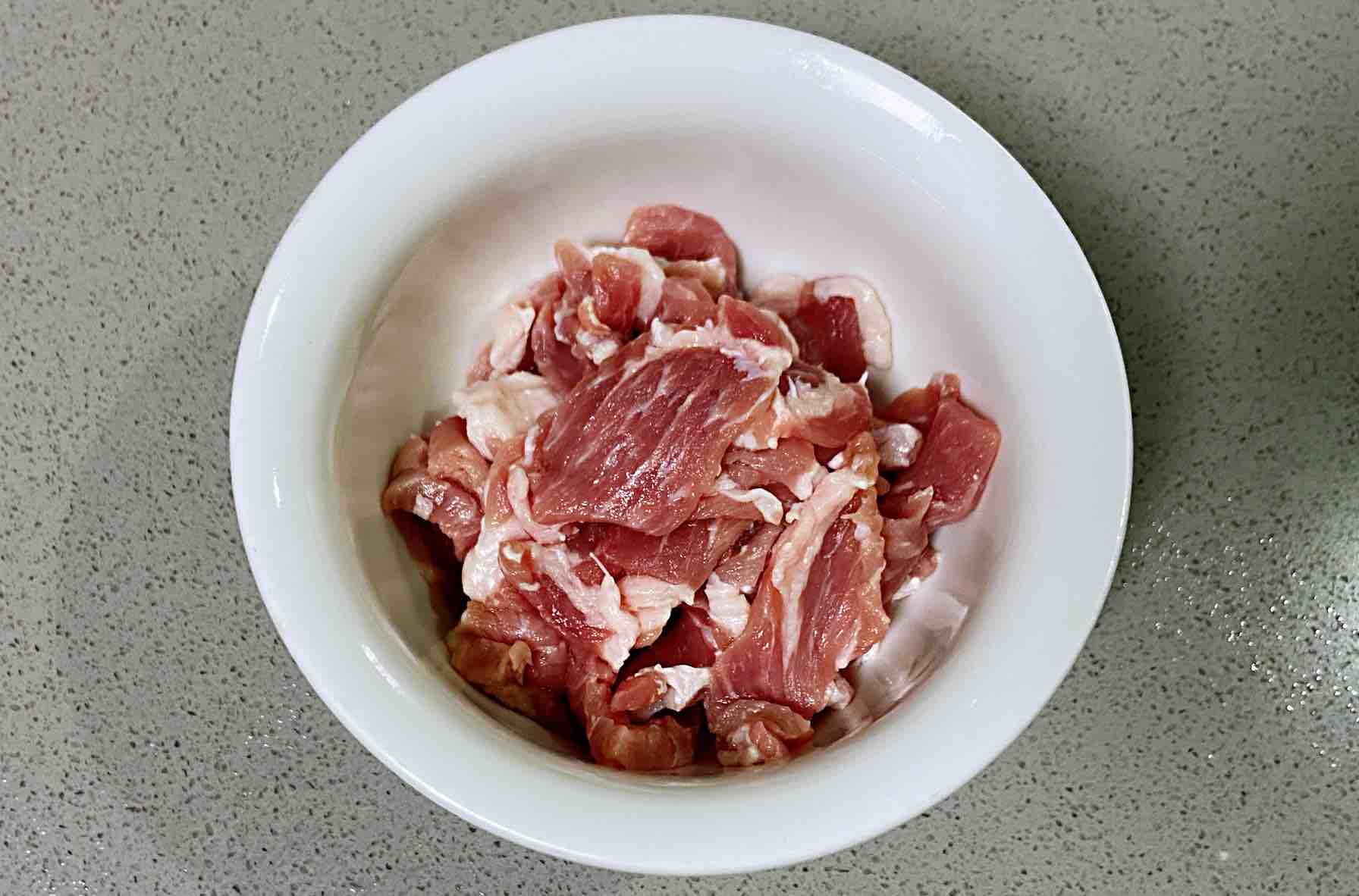 孕婦食譜蔥爆鹽煎肉，香甜脆爽、蔥香濃厚～的作法-咸鮮味燒菜譜