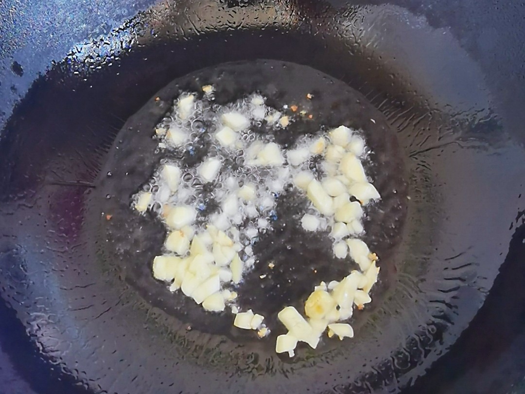 我是半滴雨#來自內蒙古#，參賽作品為素菜也下飯-彩椒土豆片，大人孩子都愛吃的做法-咸鮮味炒菜譜