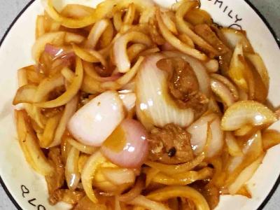 孕婦食譜蔥爆鹽煎肉，香甜脆爽、蔥香濃厚～的作法-咸鮮味燒菜譜