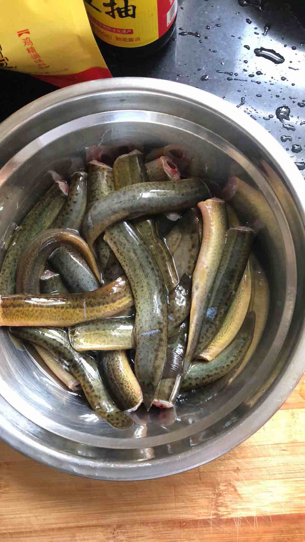 泡椒泥鰍的做法-酸辣味燒菜譜