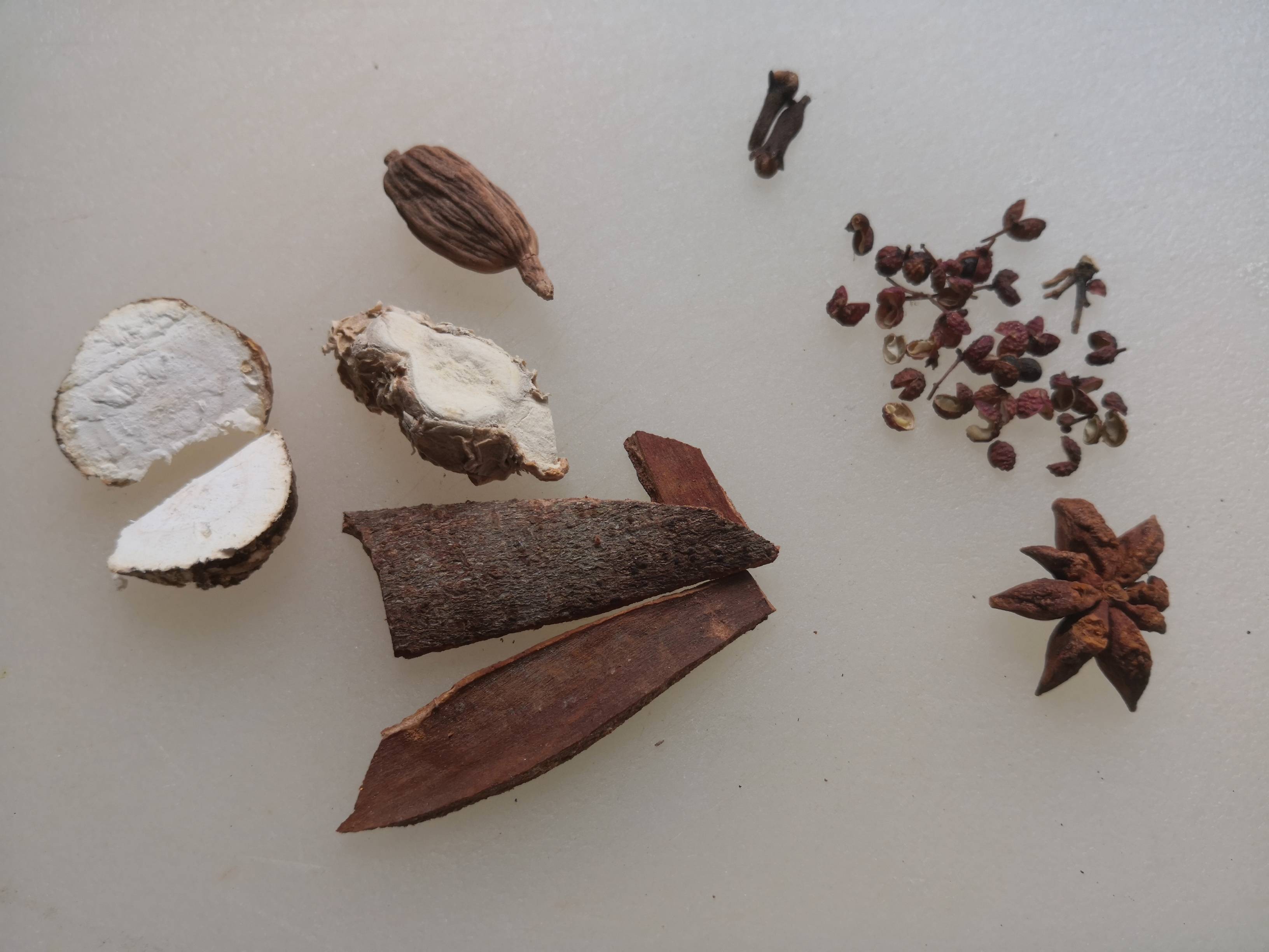 排骨油豆的做法-家常味燉菜譜