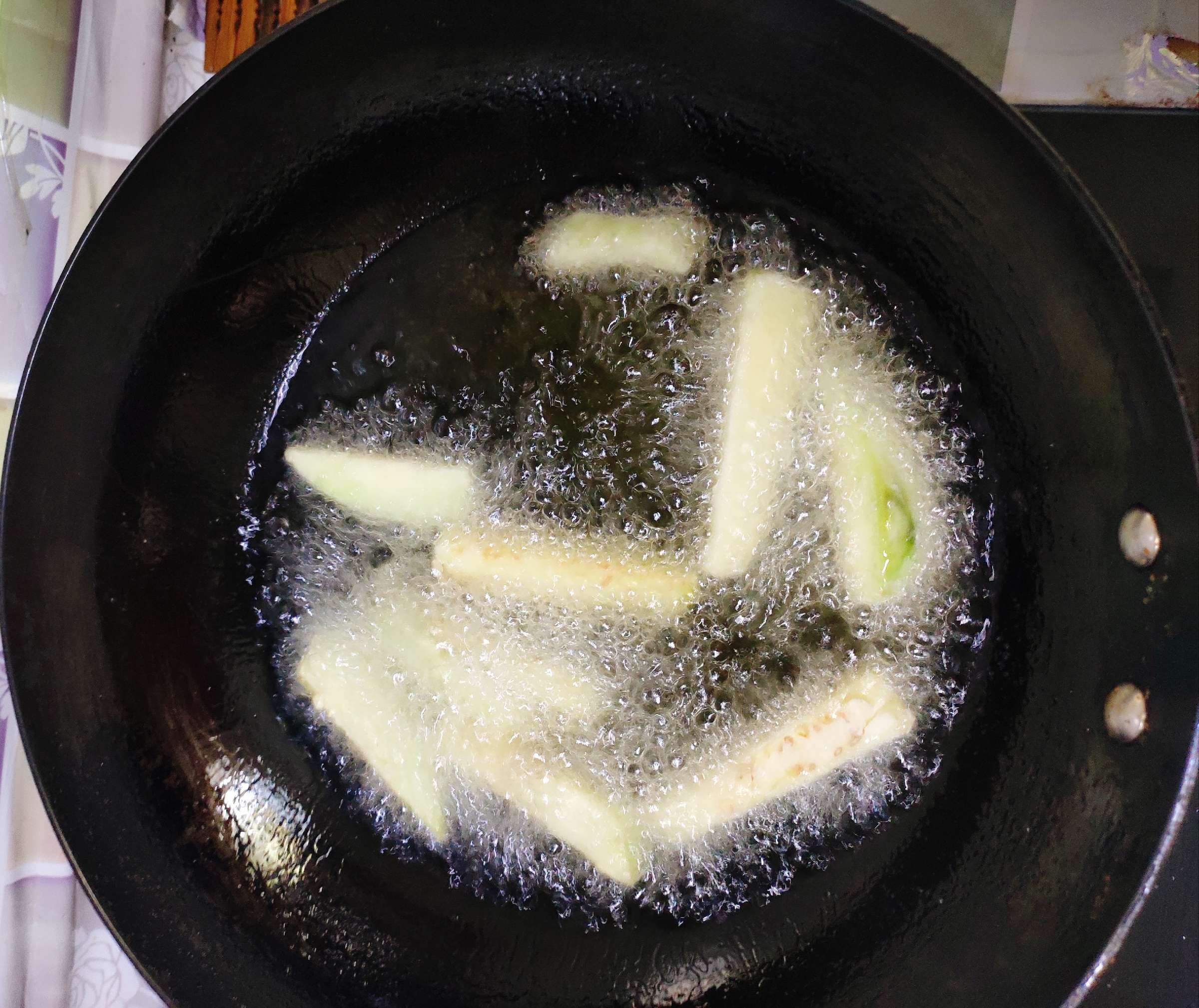 魚香茄條的做法-酸甜味炸菜譜