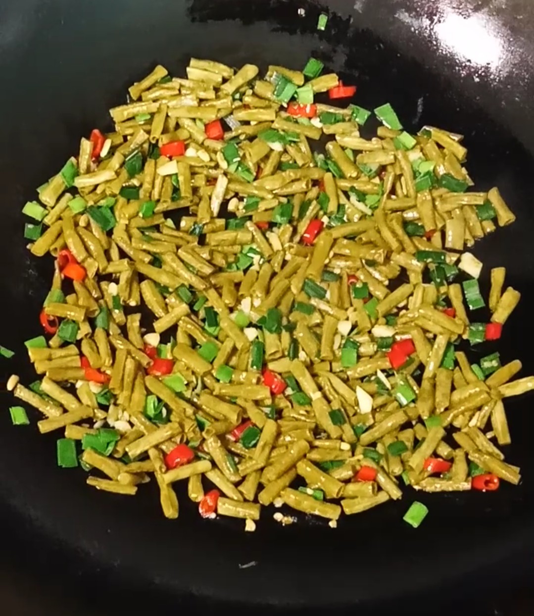 蒜香酸豆角的做法-酸辣味炒菜譜