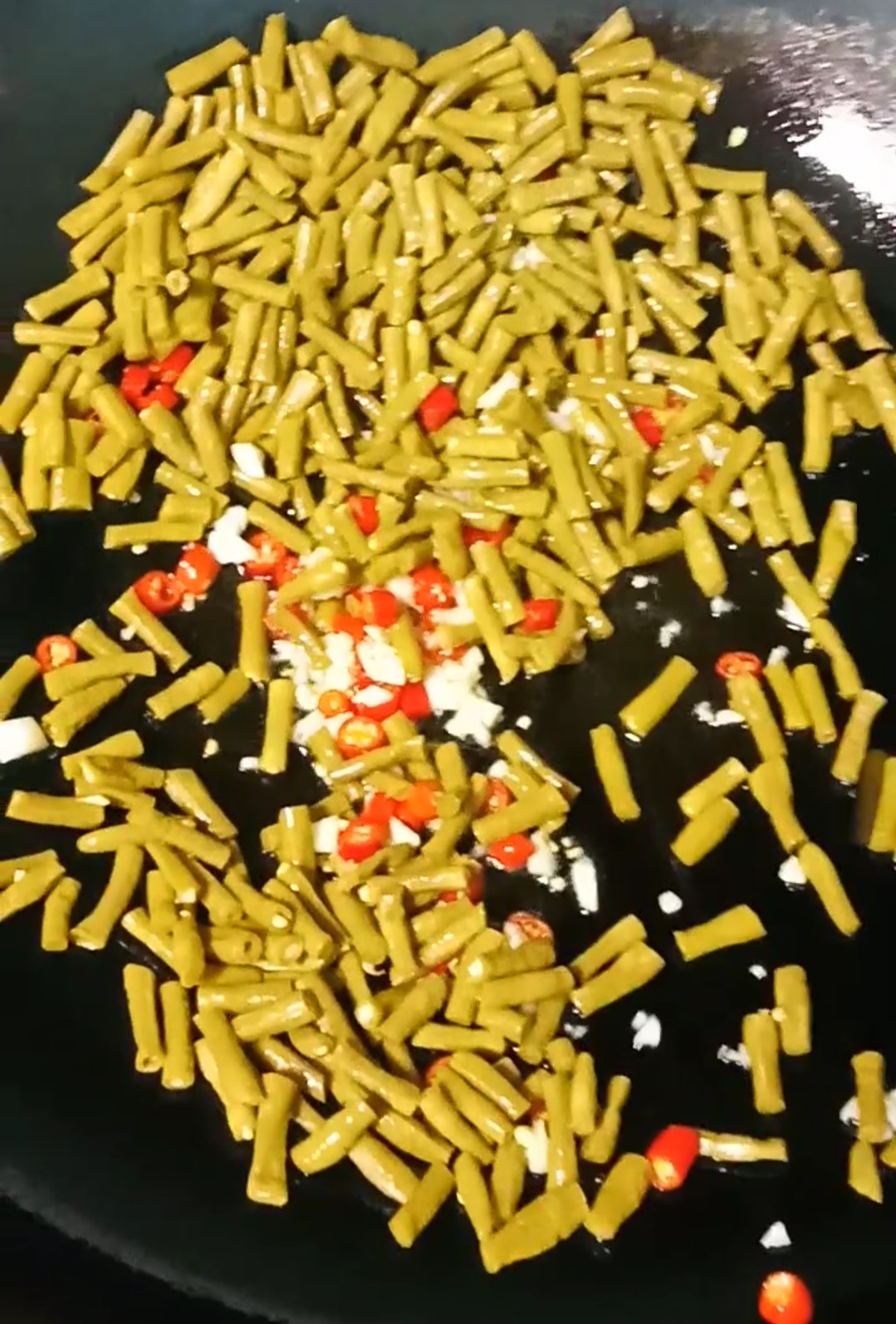 蒜香酸豆角的做法-酸辣味炒菜譜