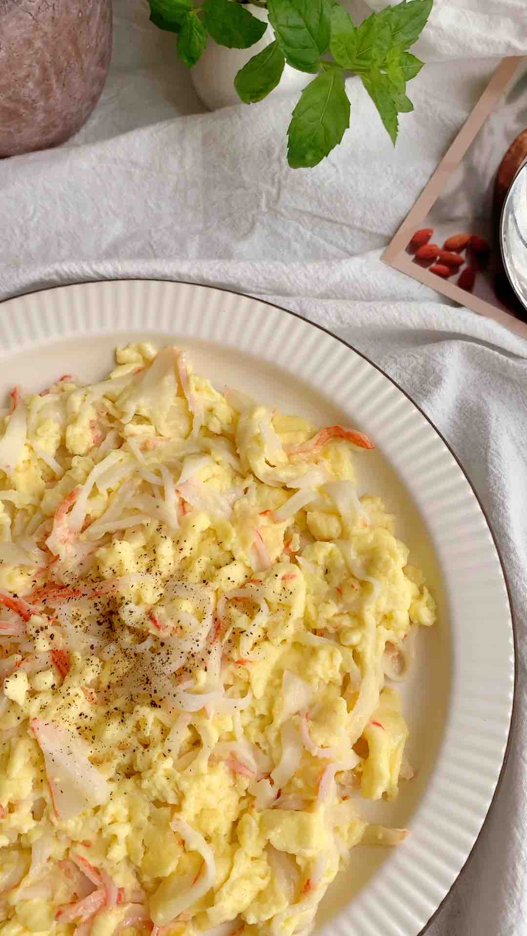 好吃不胖的蟹柳滑蛋的做法-咸鮮味炒菜譜