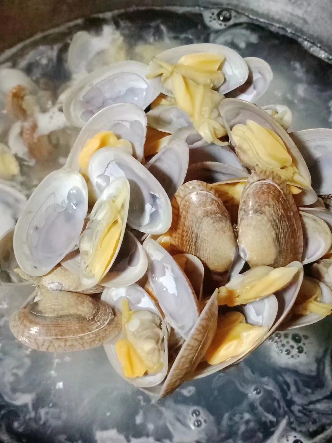 豆瓣醬炒花甲的做法-家常味炒菜譜