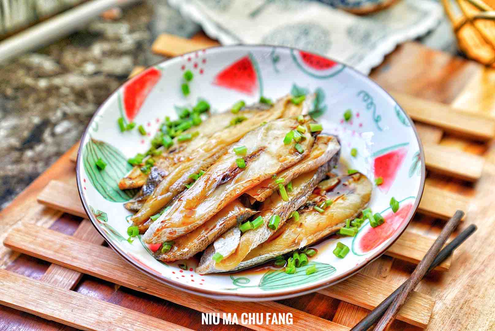 蔥姜蒸鮸魚片。的做法-咸鮮味蒸菜譜