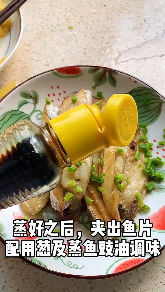 蔥姜蒸鮸魚片。的做法-咸鮮味蒸菜譜