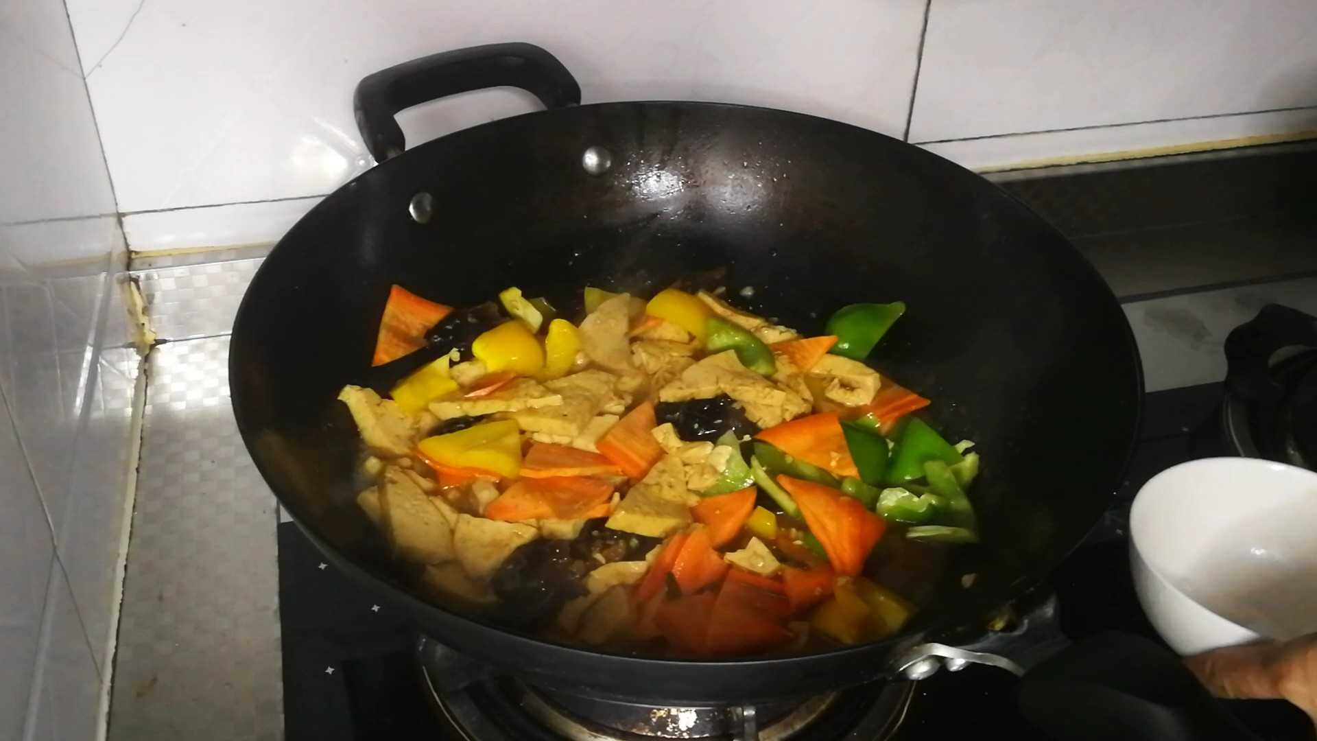 家常五彩豆腐的做法-家常味炒菜譜