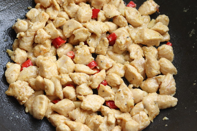 雞胸肉炒秋葵的做法-家常味炒菜譜