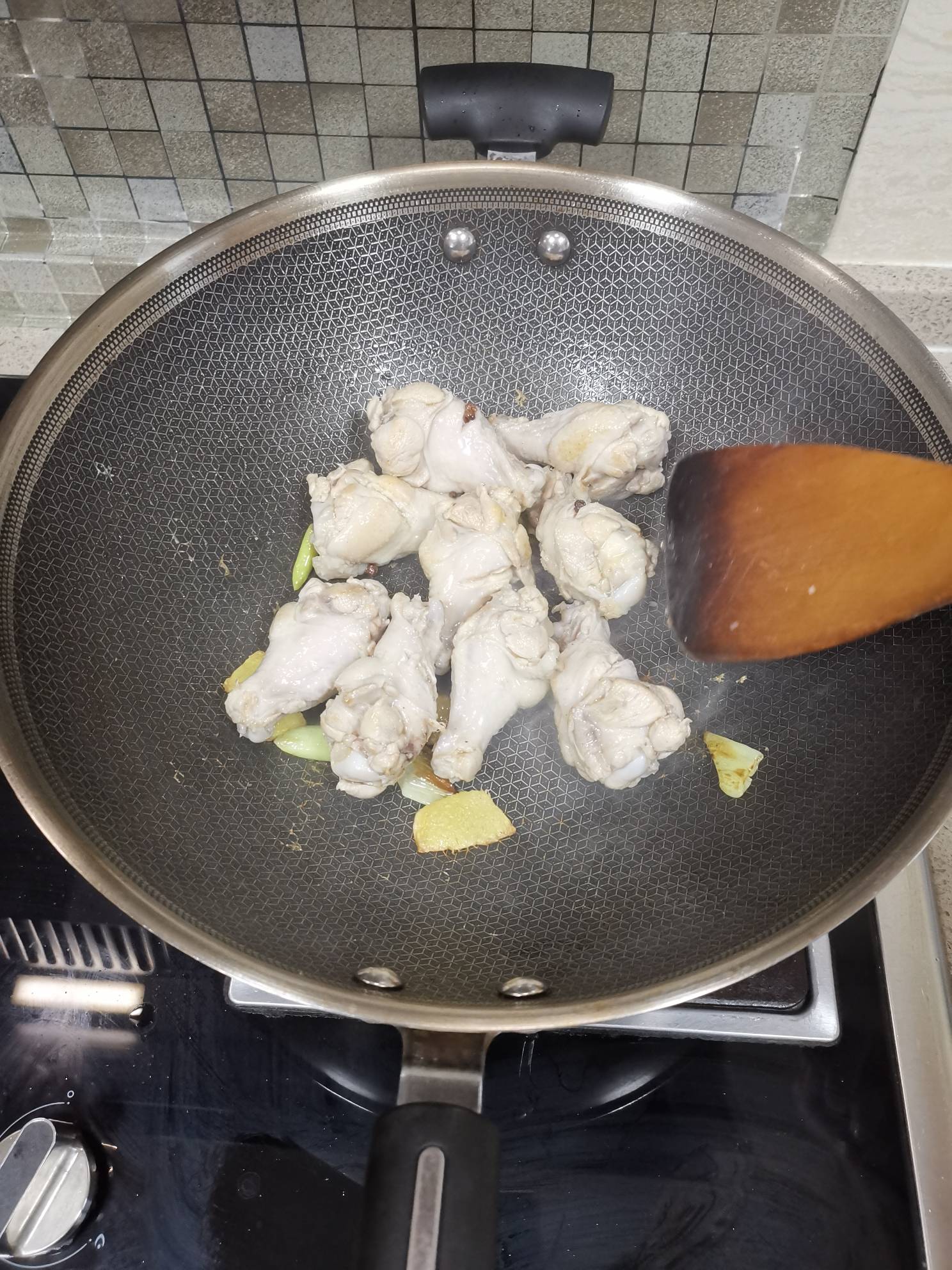 可樂雞翅根的做法-酸甜味燒菜譜