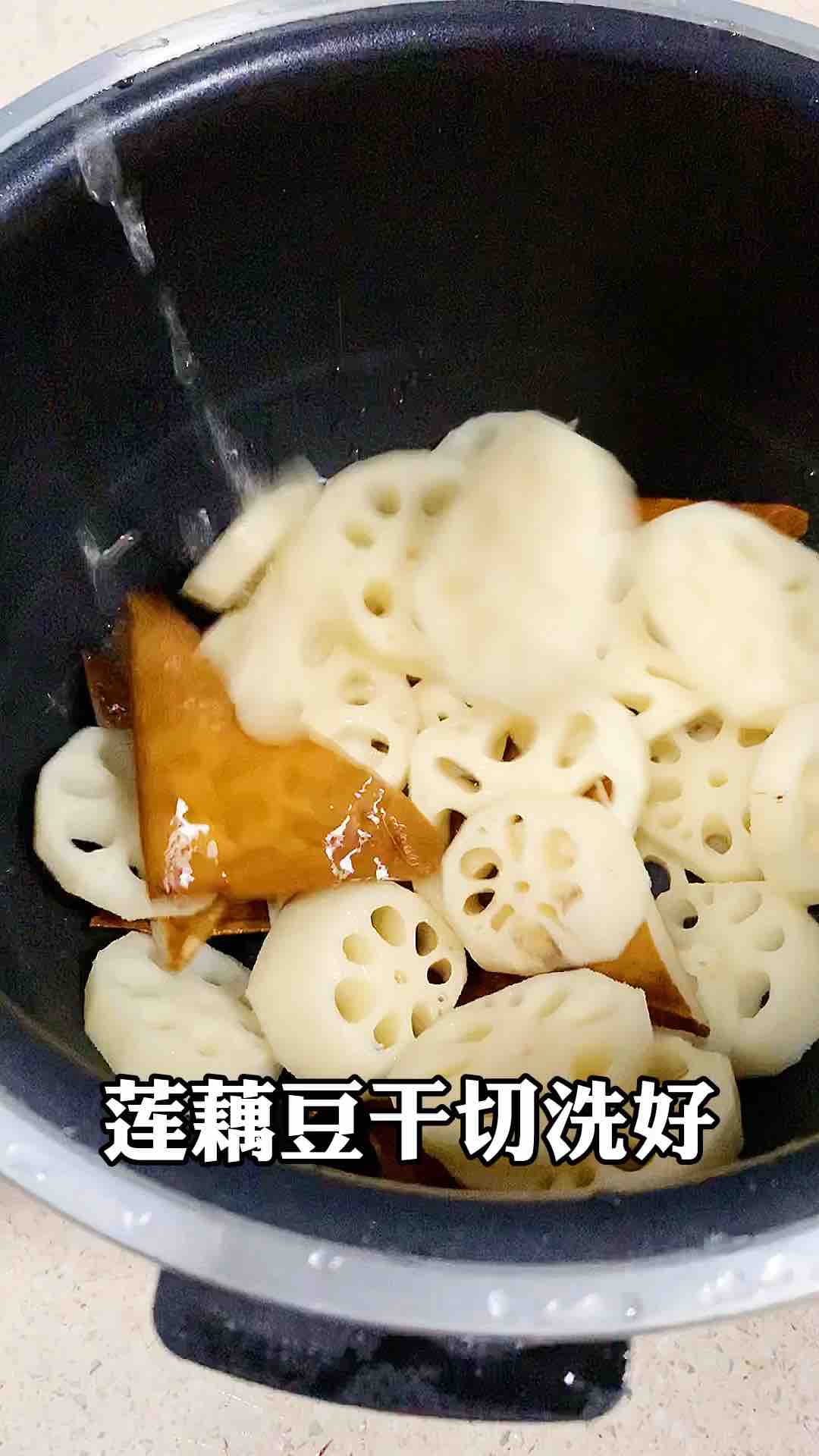 蓮藕豆干煮子排的做法-家常味煮菜譜