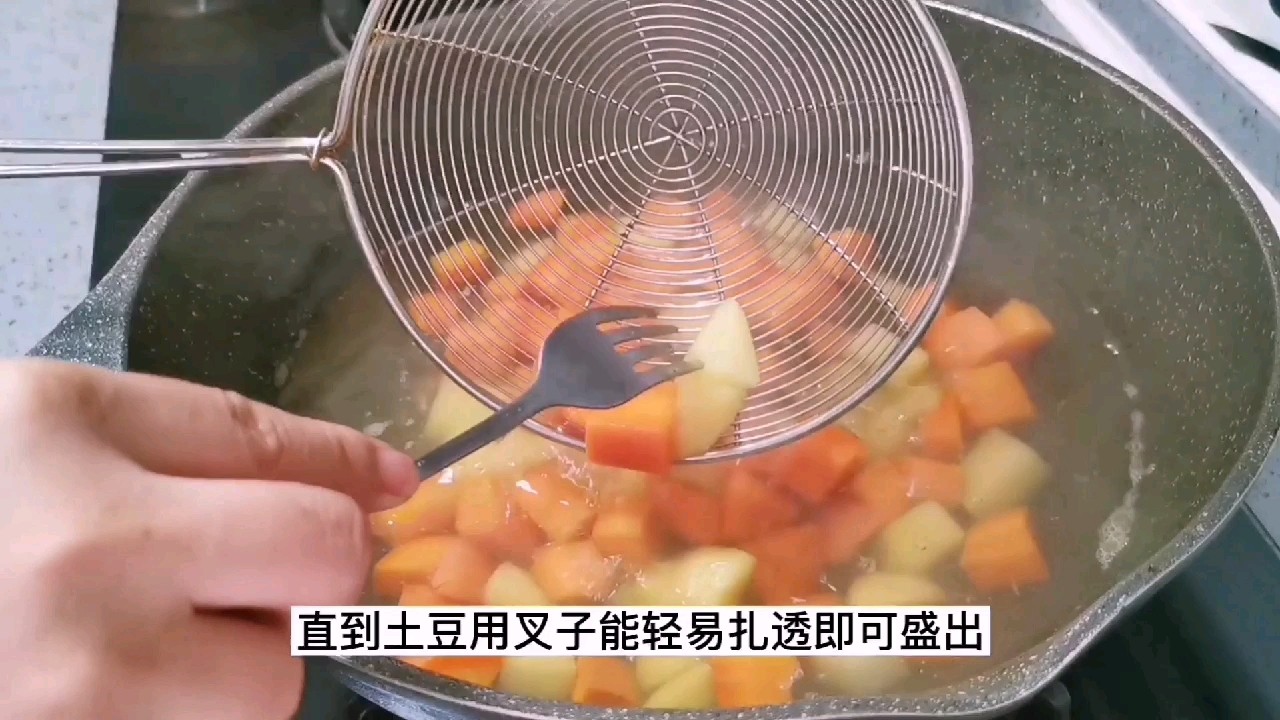 飽腹感極強(qiáng)的沙拉拼盤，蔬菜，雞蛋，肉應(yīng)有盡有的做法-其它口味炒菜譜