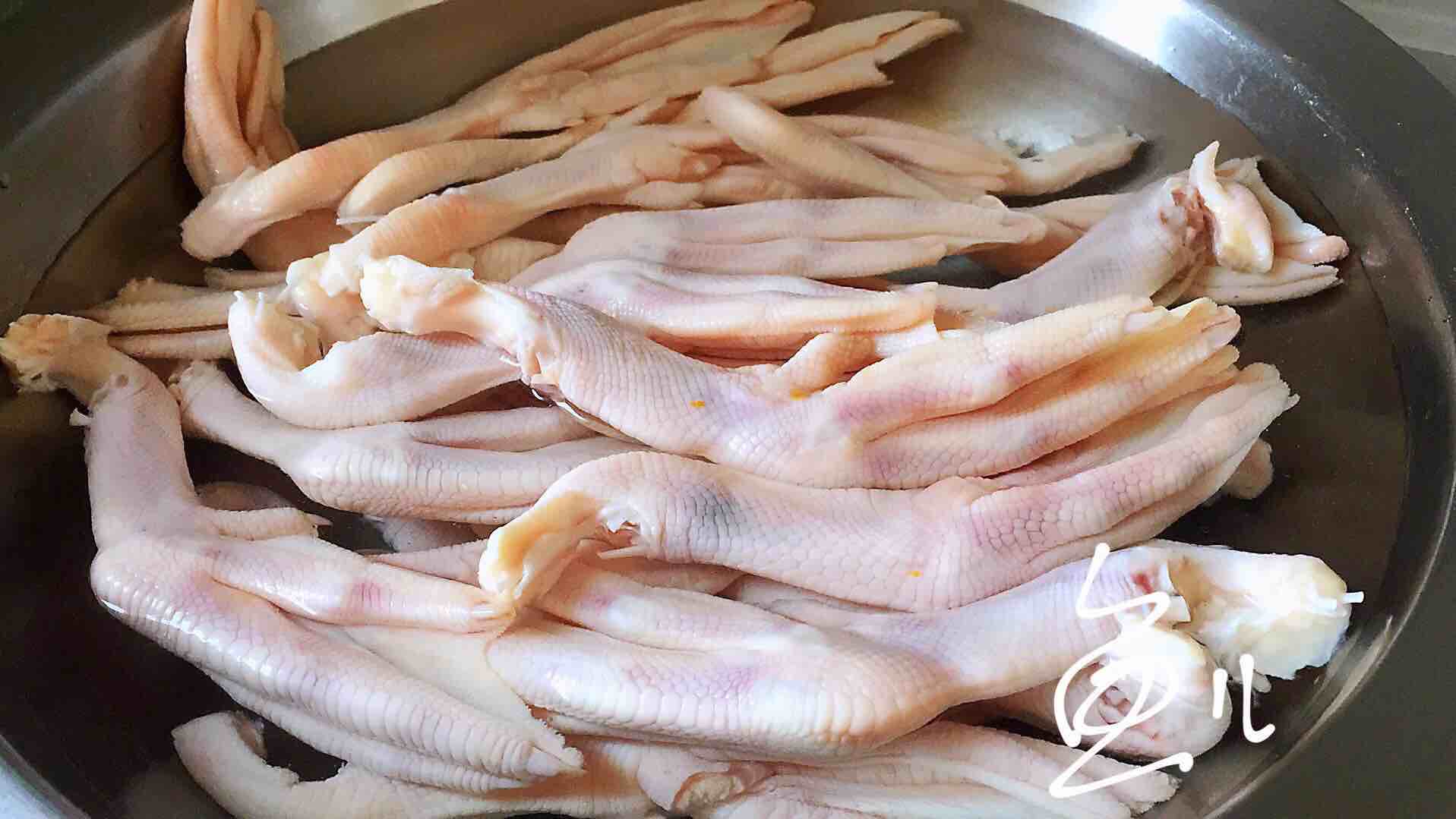 香辣鹵鴨掌的做法-香辣味煮菜譜