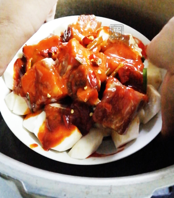 芋艿蒸排骨的做法-香辣味蒸菜譜