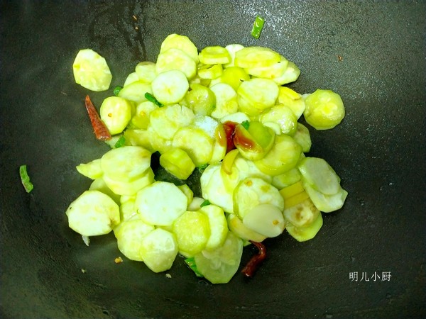 爆炒絲瓜的做法-家常味炒菜譜