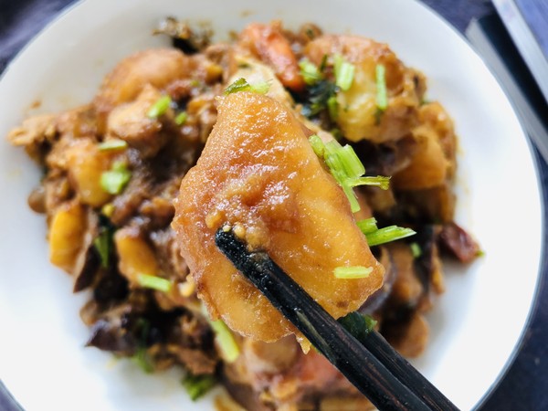 雞腿燉土豆的做法-咸鮮味燉菜譜