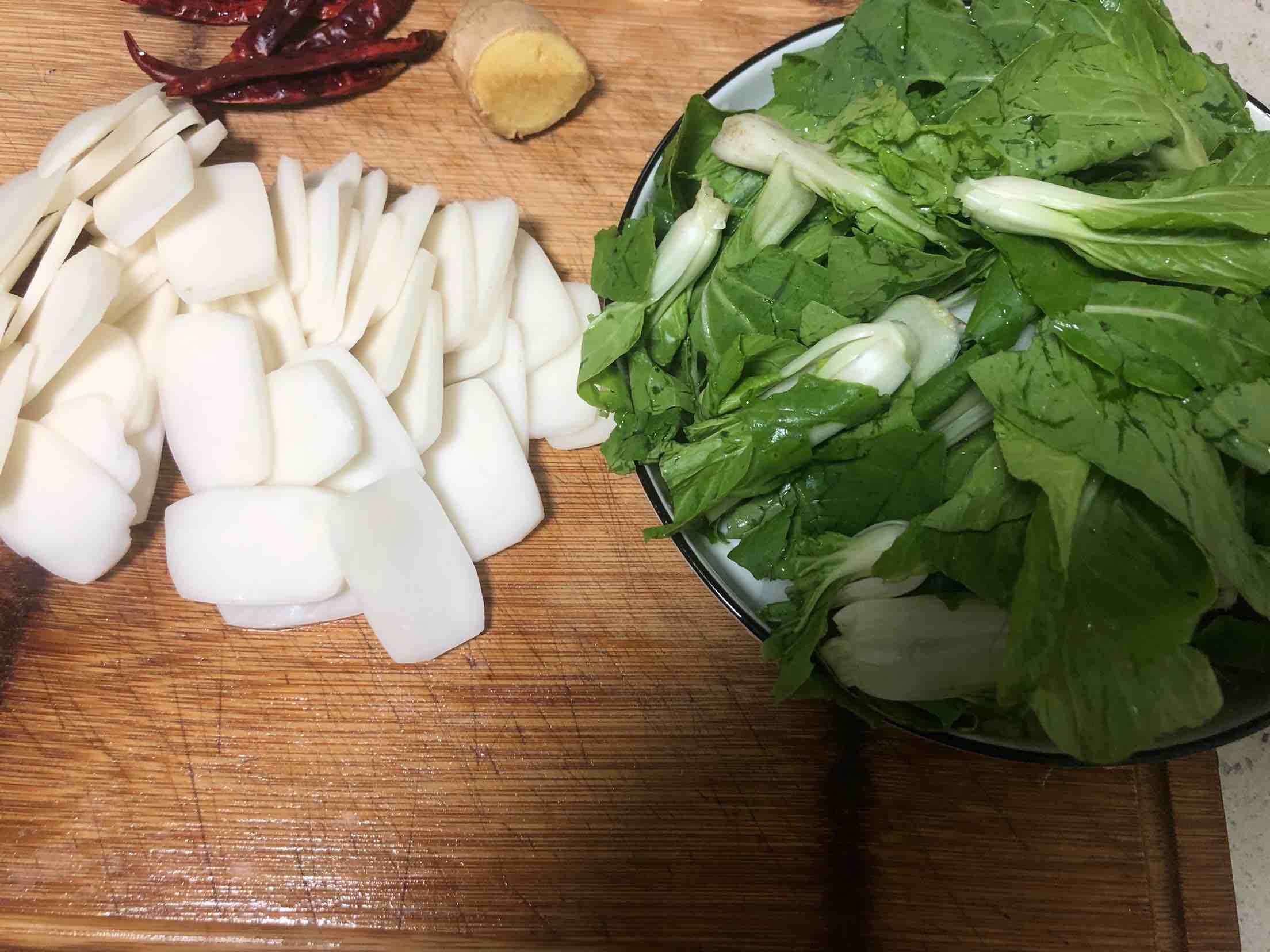 青菜炒年糕的做法-家常味炒菜譜