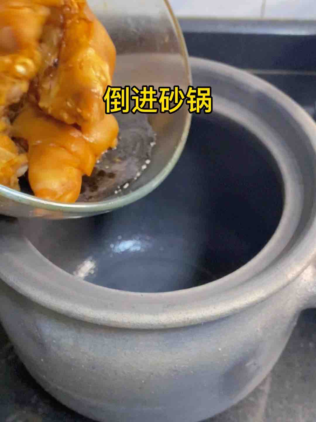 超香醬豬蹄，Q彈會(huì)抖臀?這樣燜，一鍋都不夠的做法-家常味燉菜譜