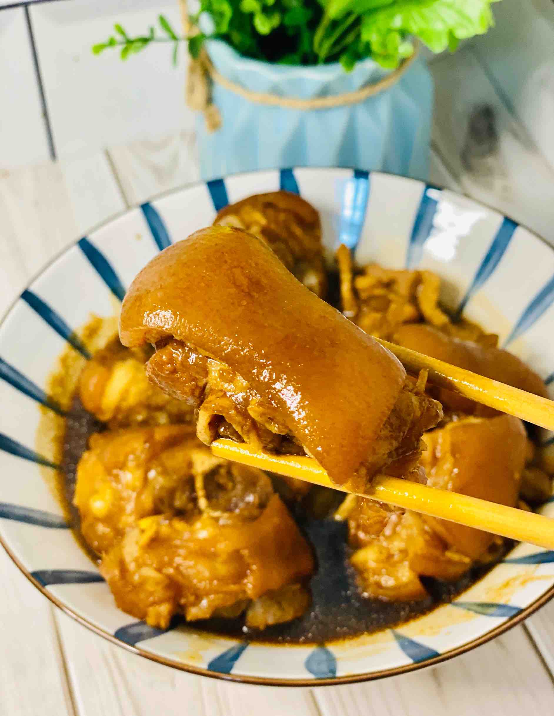 超香醬豬蹄，Q彈會(huì)抖臀?這樣燜，一鍋都不夠的做法-家常味燉菜譜