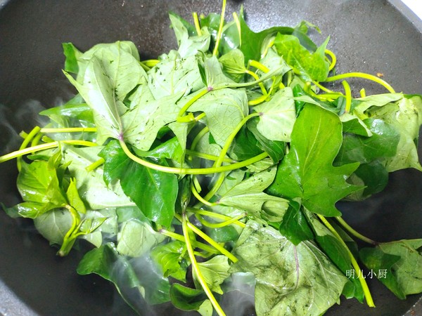 炒地瓜葉子的做法-家常味炒菜譜