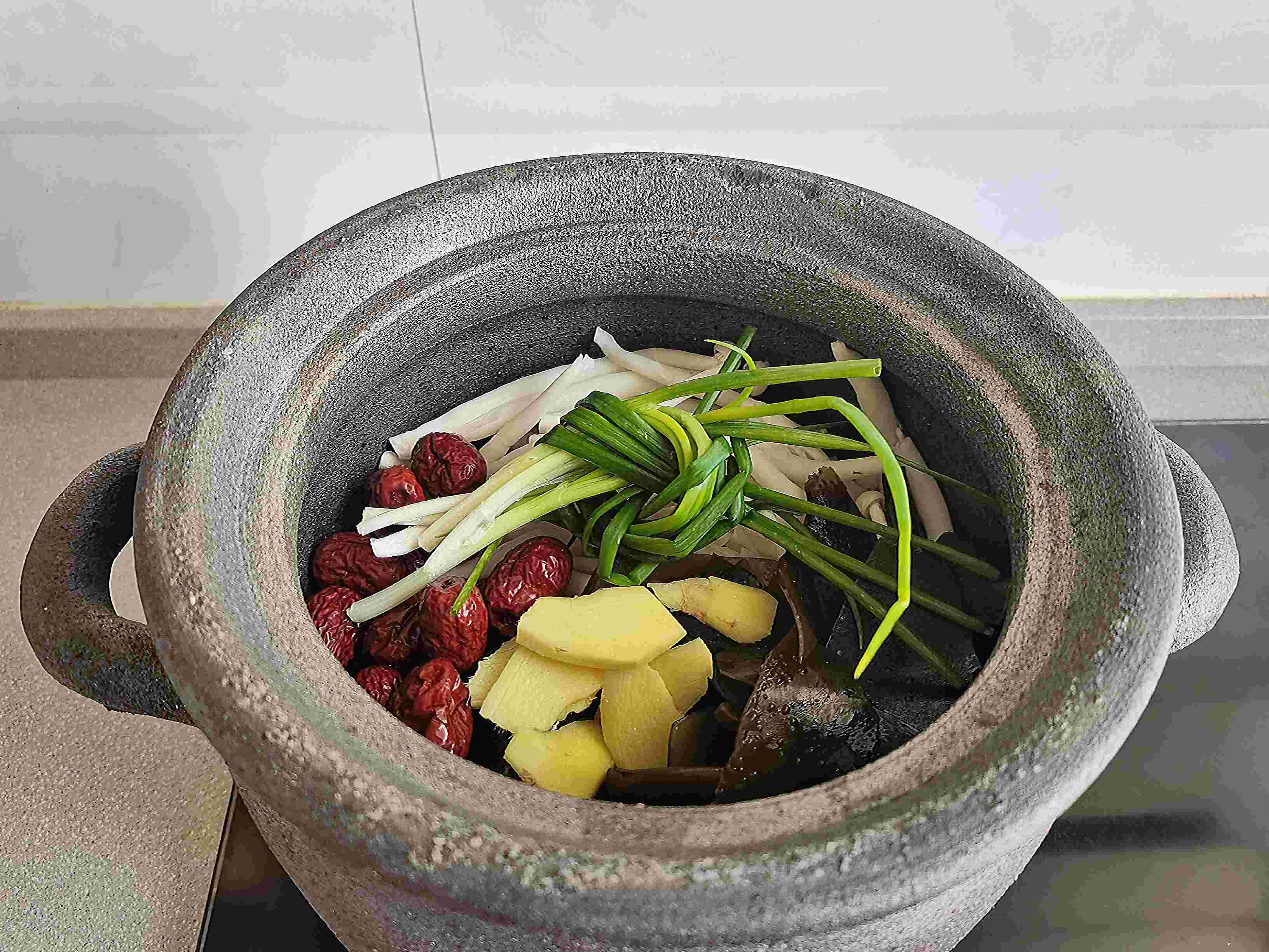 菌菇海帶燉鴨湯的做法-咸鮮味燉菜譜