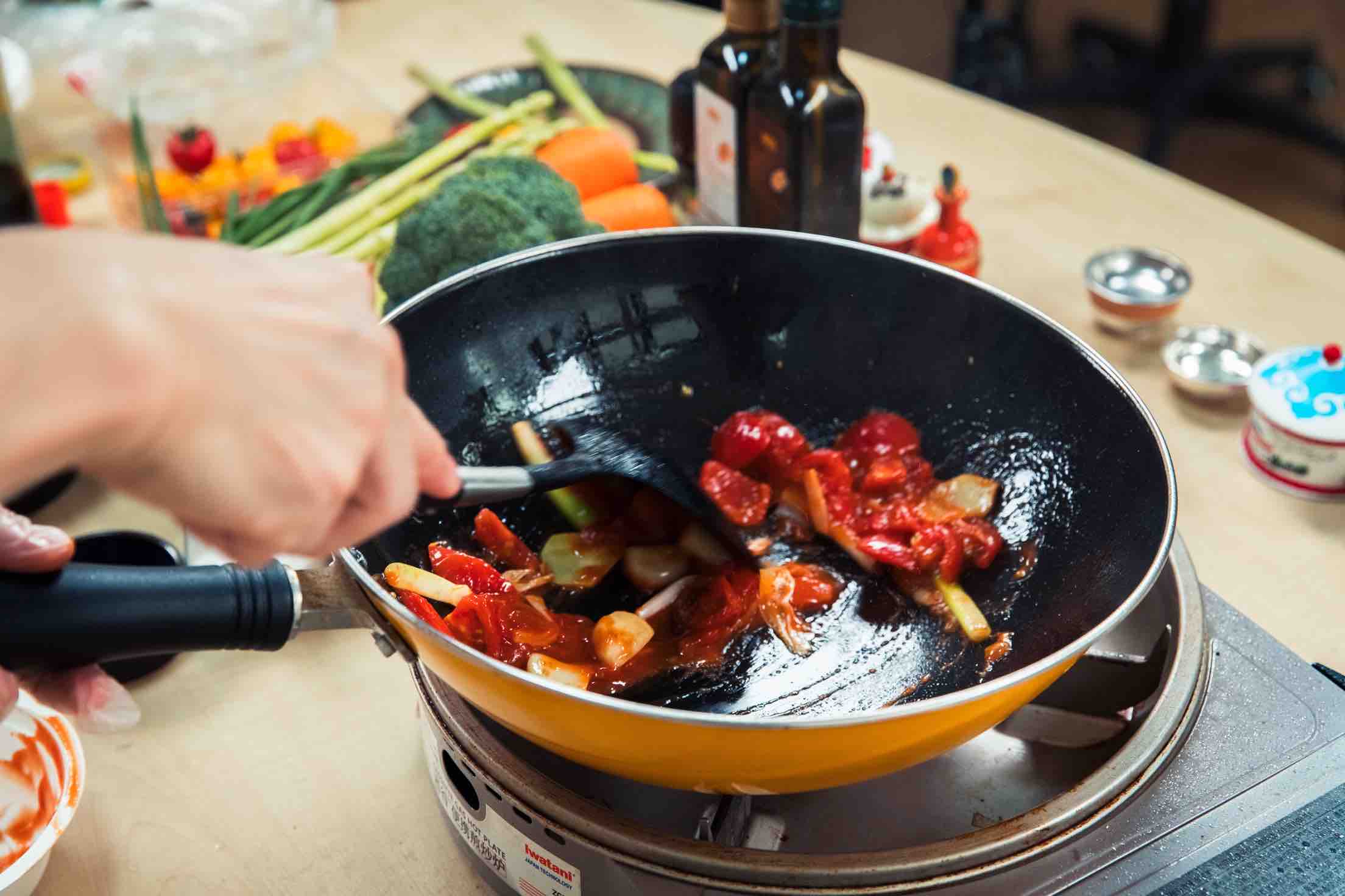 酸辣可口的番茄羊腿的做法-家常味炒菜譜