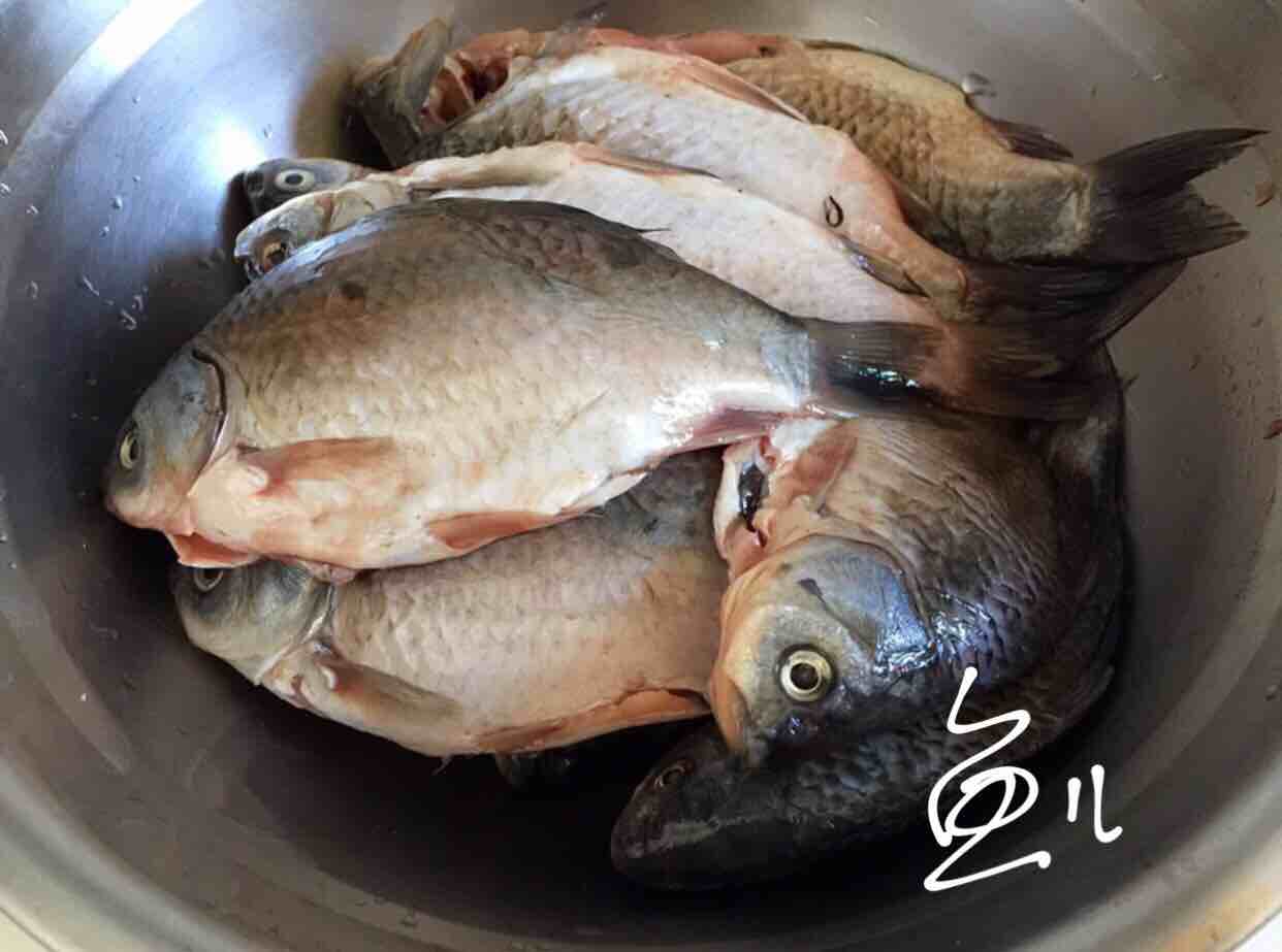 鯽魚罐頭的做法-家常味燉菜譜