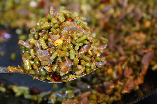 自制酸豆角----酸豆角炒雞胗的做法-酸辣味炒菜譜