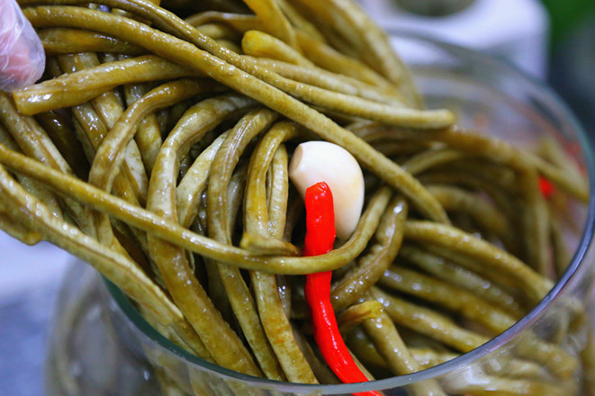 自制酸豆角----酸豆角炒雞胗的做法-酸辣味炒菜譜