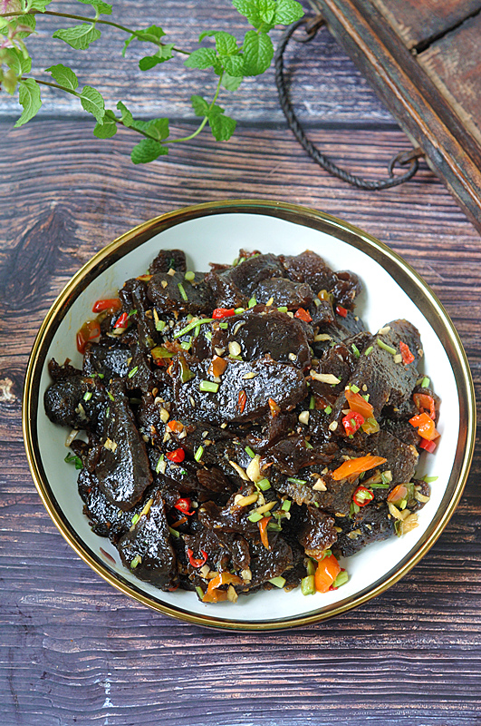 蒜蓉蕨粑的做法-家常味炒菜譜