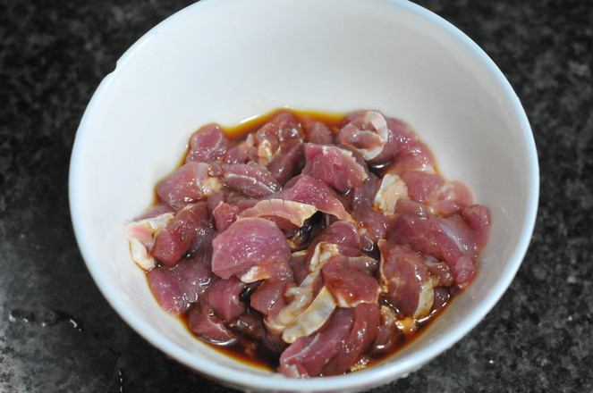 花生芽炒肉片的做法-家常味炒菜譜