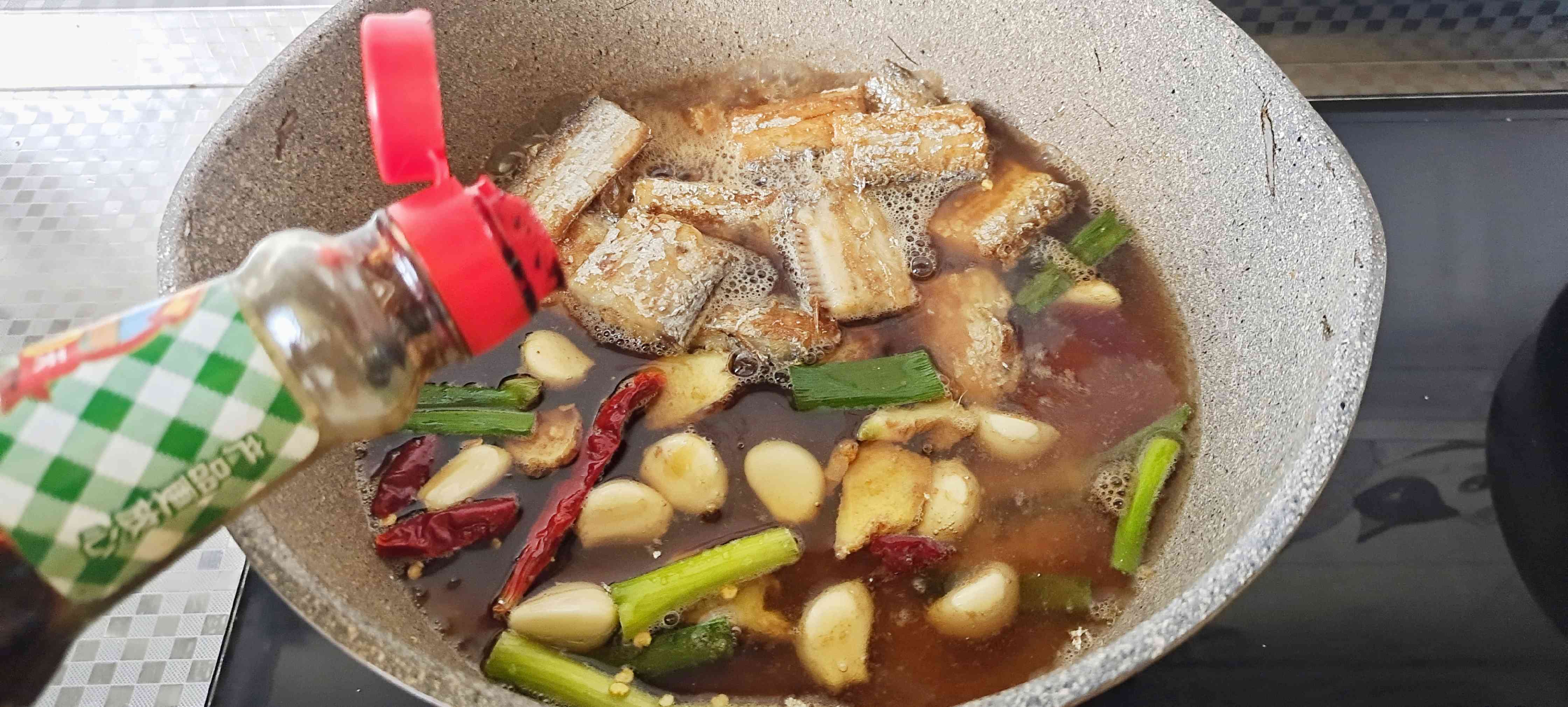 帶魚好吃的經典做法…糖醋帶魚的做法-酸甜味燒菜譜