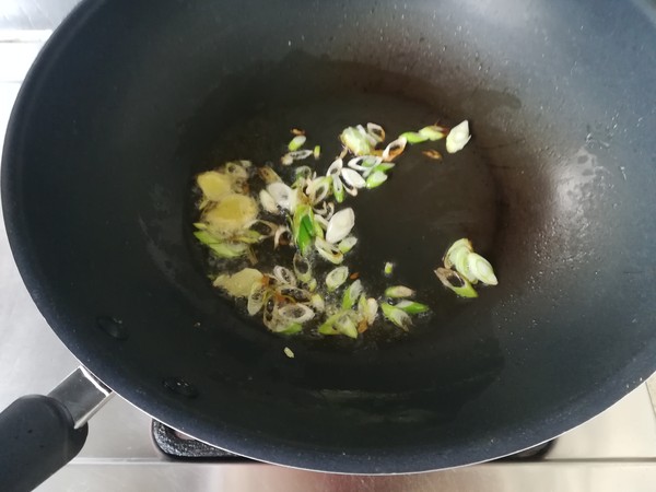 口蘑雪菜燉豆腐的做法-家常味炒菜譜