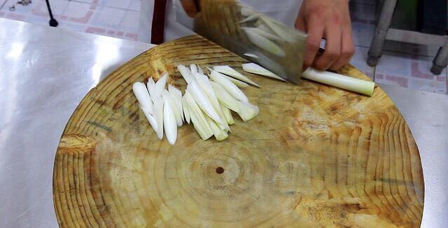 蔥爆羊肉，秋季滋補佳品的做法-家常味炒菜譜