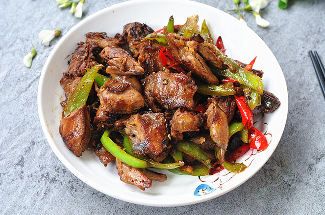 香辣鵪鶉的做法-香辣味炒菜譜