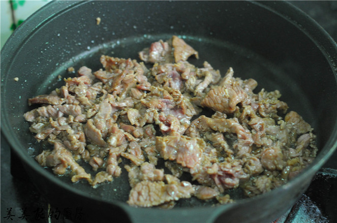 芹菜炒牛肉的做法-香辣味炒菜譜