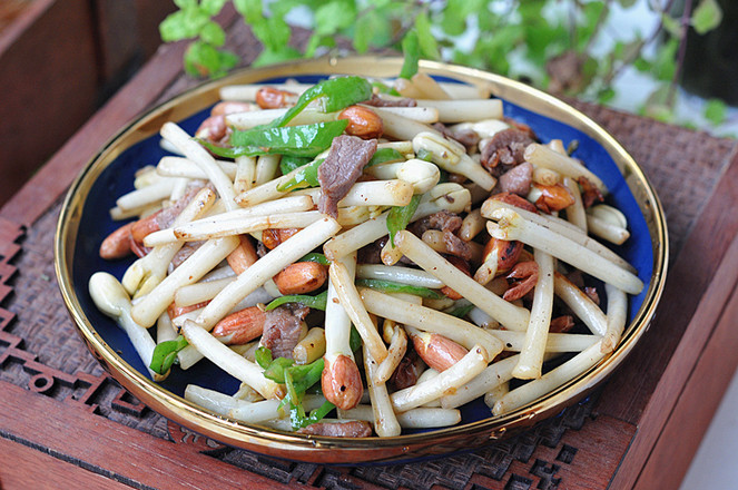 花生芽炒肉片的做法-家常味炒菜譜