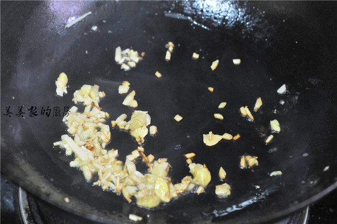 香辣鵪鶉的做法-香辣味炒菜譜