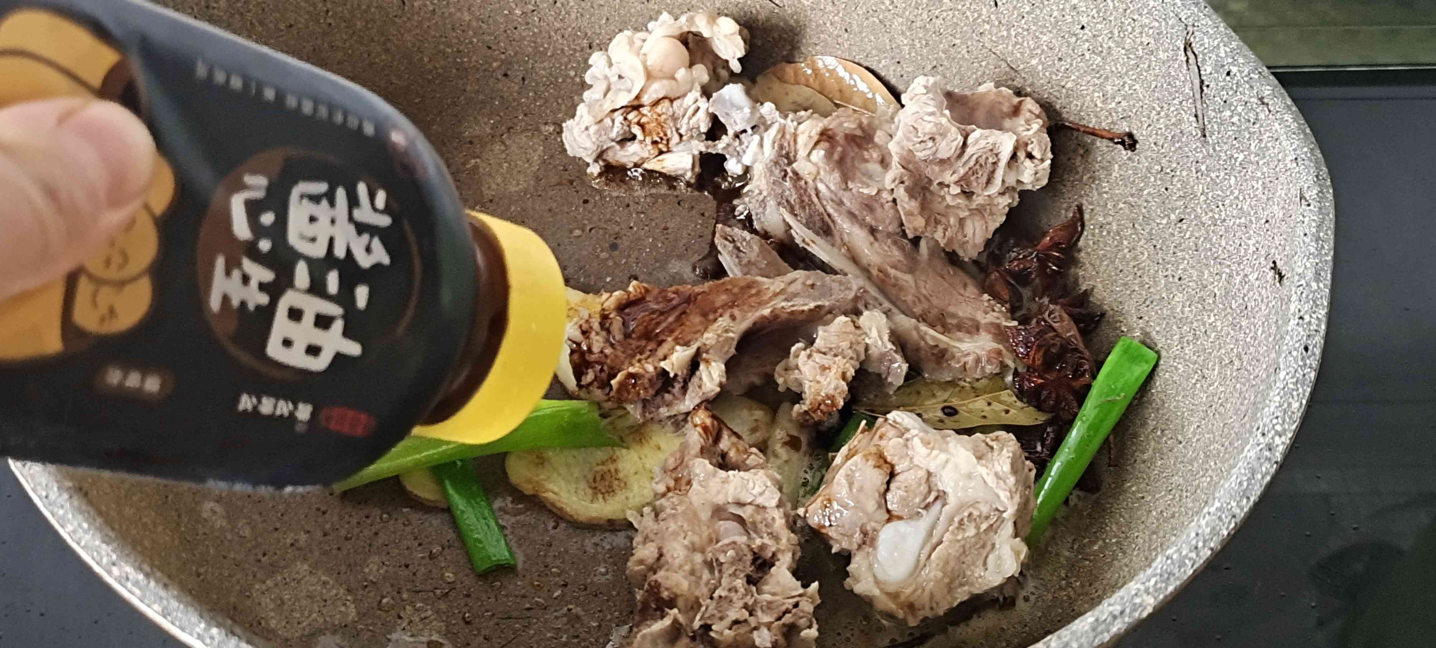 秋冬滋補(bǔ)養(yǎng)生…紅燒排骨山藥的做法-咸鮮味燒菜譜