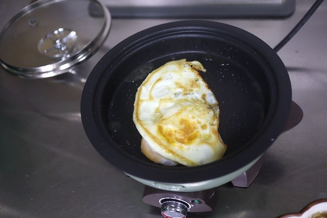 煎蛋菠菜湯面的做法-家常味煮菜譜