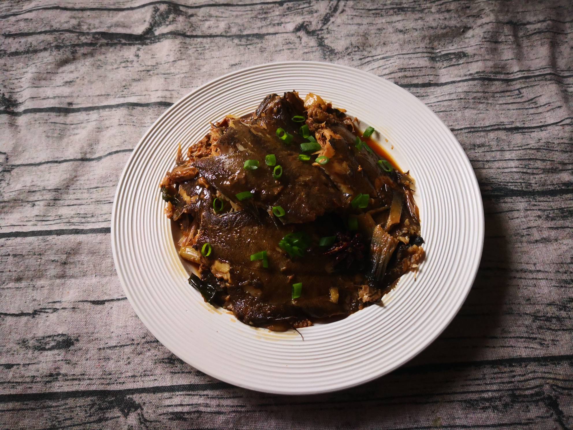 紅燒比目魚的做法-家常味燒菜譜