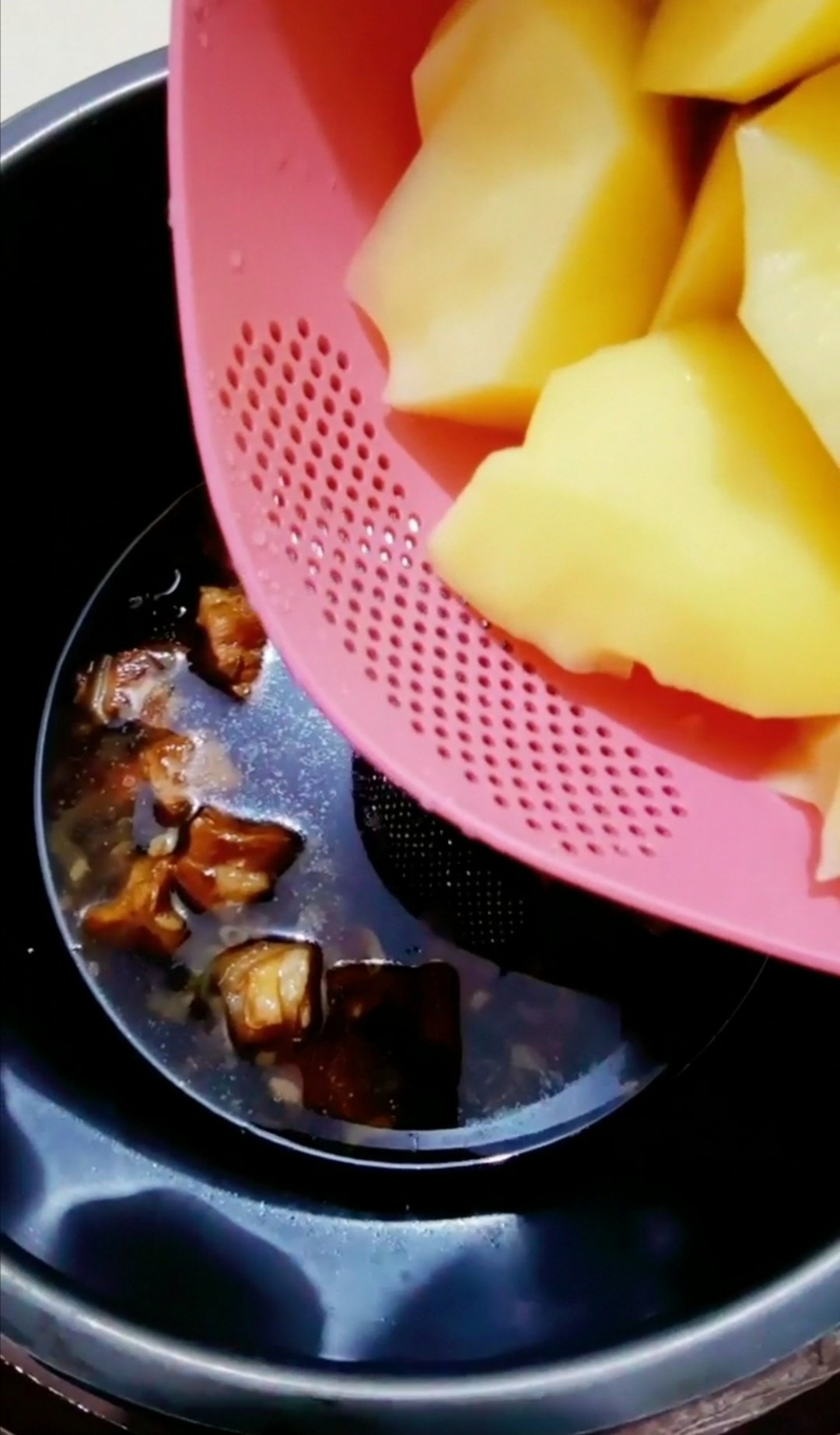 牛腩燉土豆的做法-咸鮮味燉菜譜