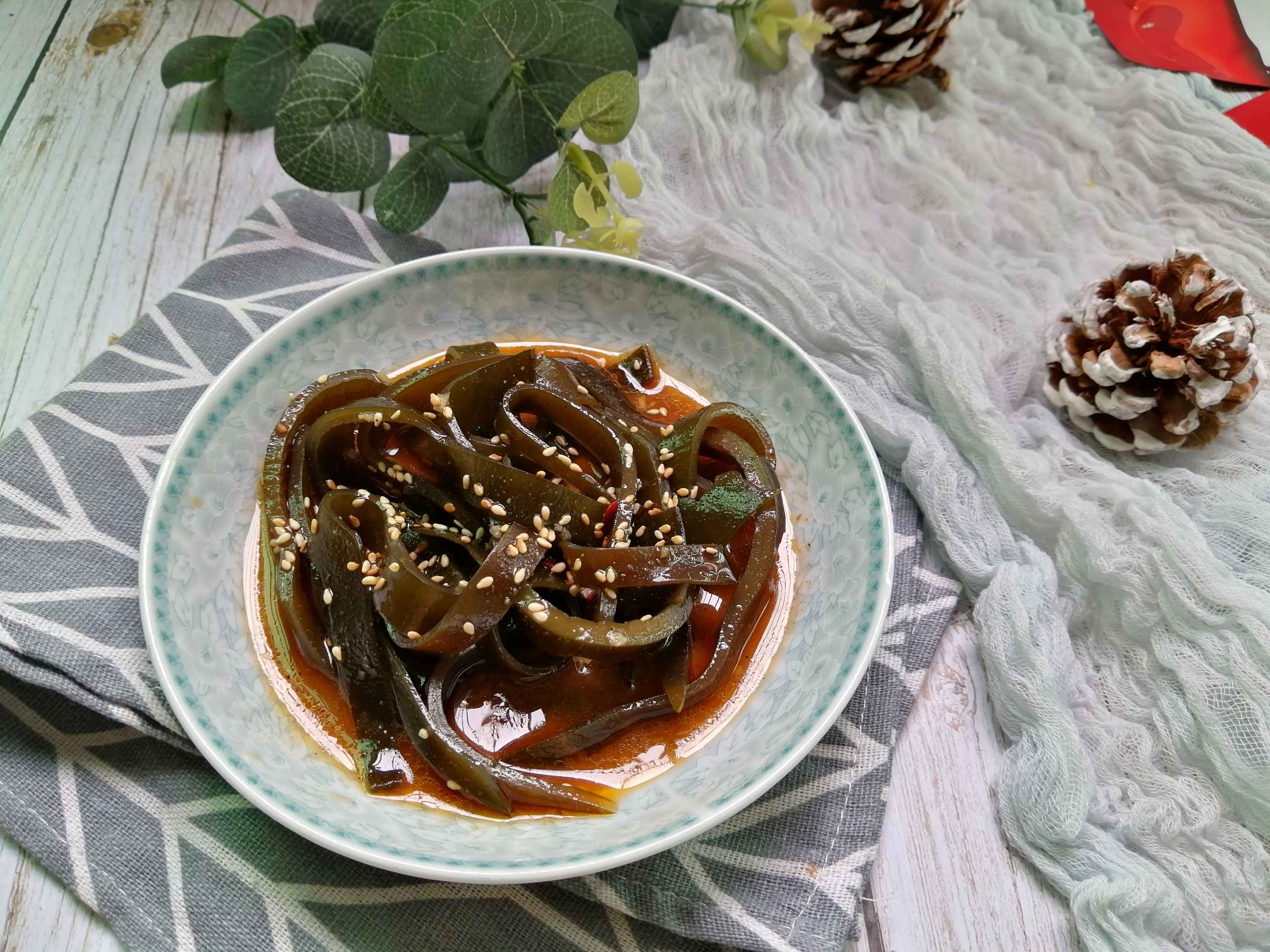 呷哺呷哺涼拌海帶的做法-香辣味拌菜譜